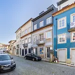 Palhotas - Jardim Santa Barbara *